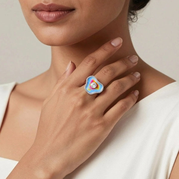 Artistic swirl ring